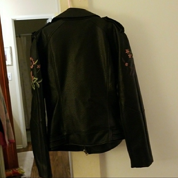 Leather jacket - Picture 3 of 3
